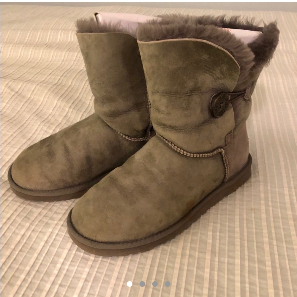 Grey UGG Boots 👢 Size: W8